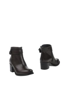 Полусапоги и высокие ботинки Tru Trussardi