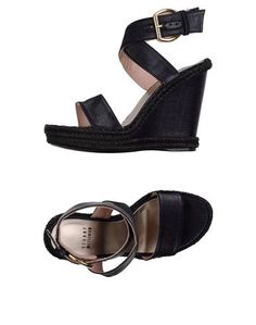 Сандалии Stuart Weitzman