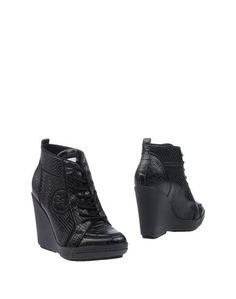 Полусапоги и высокие ботинки Guess