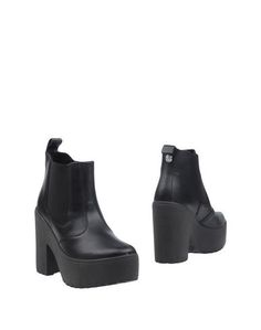 Полусапоги и высокие ботинки Guess
