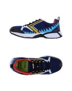 Низкие кеды и кроссовки Strd by Volta Footwear