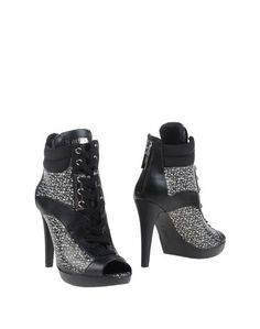 Полусапоги и высокие ботинки Guess