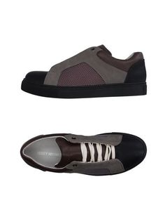 Низкие кеды и кроссовки Issey Miyake MEN