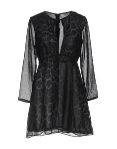 Короткое платье Wyldr