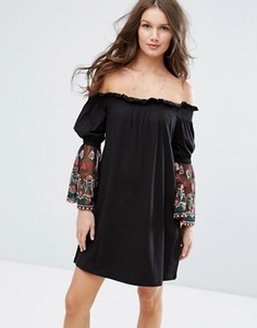 Платье с открытыми плечами и вышивкой на сетчатых рукавах ASOS - Черный