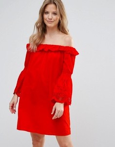 Платье с открытыми плечами и расклешенными рукавами Vero Moda - Красный
