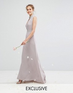Платье макси с открытой спиной и отделкой TFNC WEDDING - Серый