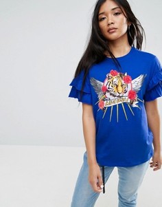 Футболка с рюшами на рукавах и принтом ASOS - Синий