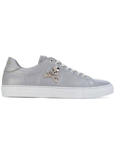 skull and crossbones sneakers Philipp Plein