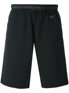 спортивные шорты  Nike