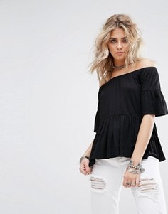 Топ с открытыми плечами и оборками Boohoo - Черный