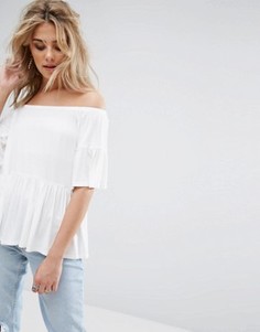 Топ с открытыми плечами и оборками Boohoo - Белый