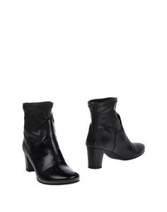 Полусапоги и высокие ботинки Collection PrivĒe?