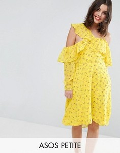 Чайное платье с мелким цветочным принтом, открытыми плечами и оборками ASOS PETITE - Желтый