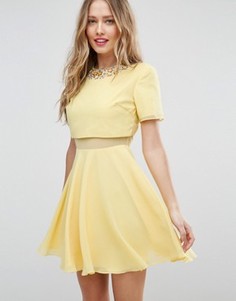 Короткое приталенное платье с кроп-топом и отделкой ASOS - Желтый