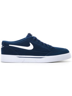 low top sneakers Nike