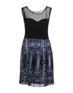Короткое платье Guess