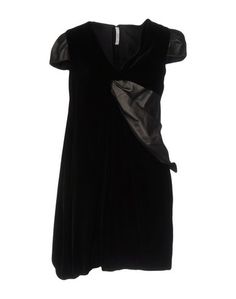 Короткое платье Prada
