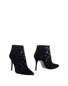 Полусапоги и высокие ботинки Stuart Weitzman