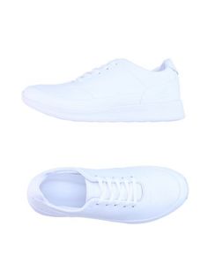 Низкие кеды и кроссовки Lacoste