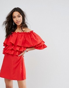Цельнокройное платье с оборкой Boohoo - Красный