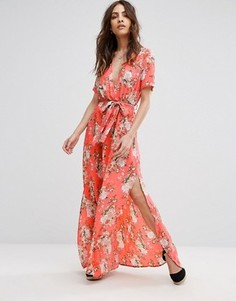 Платье макси с цветочным принтом и поясом Boohoo - Розовый