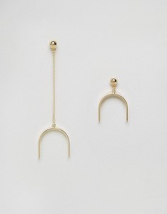 Непарные контурные серьги ограниченной серии с подвеской-шаром - Золотой Asos