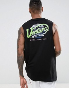 Длинная футболка без рукавов с заниженными проймами и принтом Venture на спине ASOS - Черный