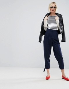 Суженные книзу брюки с ремешками и D-образными пряжками на щиколотках ASOS - Темно-синий