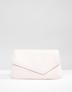 Клатч с асимметричным дизайном и эффектом змеиной кожи ASOS - Розовый