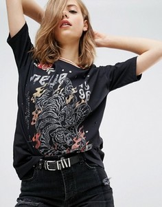 Футболка с заклепками и принтом ASOS - Черный