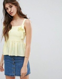 Топ на бретельках с баской ASOS - Желтый