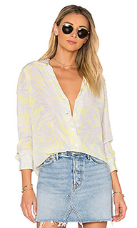 Adalyn tropic button up - Equipment