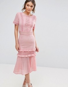 Кружевное платье миди с оборками True Decadence - Розовый