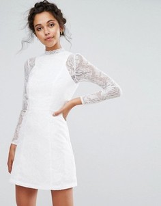 Кружевное трапециевидное платье мини с длинными рукавами Chi Chi London - Белый