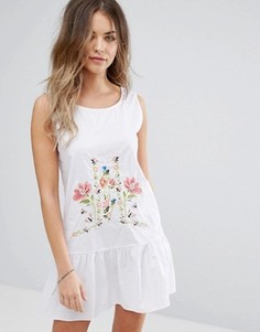 Свободное платье с вышивкой Boohoo - Белый