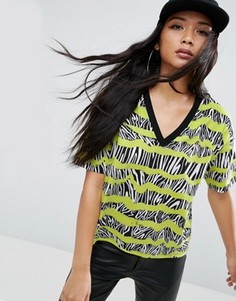 Футболка с V-образным вырезом и принтом в стиле 80-х ASOS - Мульти