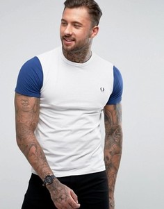Белая футболка узкого кроя в стиле колор блок Fred Perry Sports Authentic - Белый