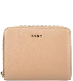 Кожаный кошелек бежевого цвета Dkny