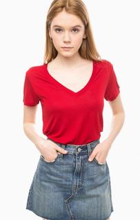 Бордовая футболка с треугольным вырезом Levis®