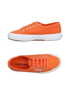 Низкие кеды и кроссовки Superga