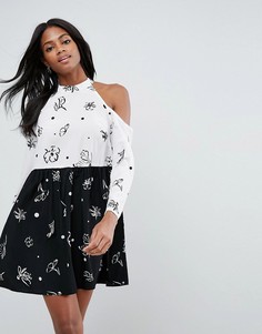 Платье с открытыми плечами и цветочным принтом ASOS - Мульти