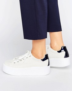 Кроссовки на массивной платформе со шнуровкой ASOS DUSKY - Белый