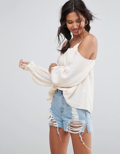 Топ с открытыми плечами, рюшами и глубоким вырезом на спине ASOS - Кремовый