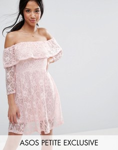 Платье с длинными рукавами, открытыми плечами и оборками ASOS PETITE - Розовый