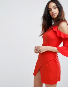 Платье мини с вырезами на плечах и оборками Boohoo - Красный