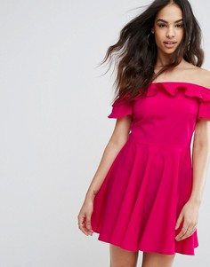 Приталенное платье с широким вырезом и оборкой Boohoo - Розовый