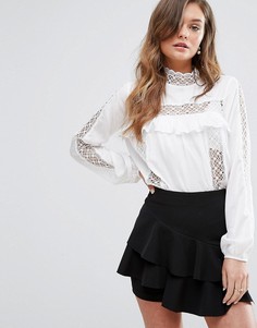 Блузка с кружевной вставкой и оборкой на кокетке Miss Selfridge - Белый