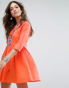 Свободное платье с вышивкой и кисточками Glamorous - Оранжевый