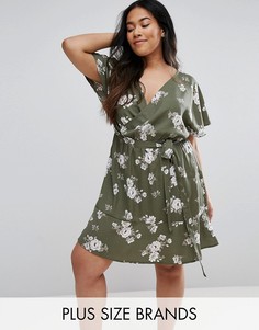 Платье с цветочным принтом и запахом New Look Plus - Зеленый